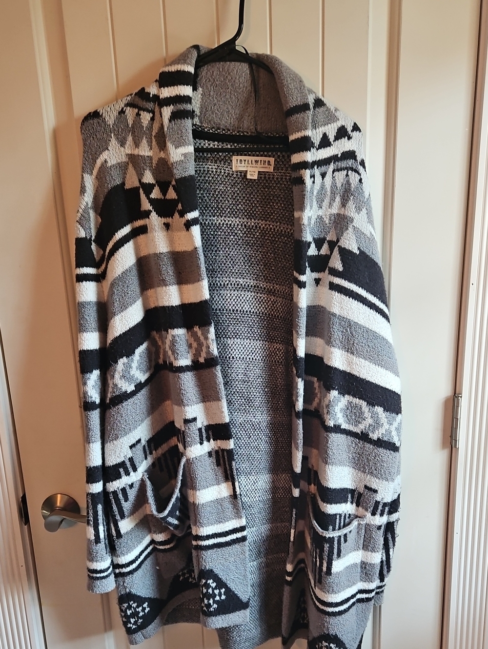 Idyllwind Black Gray and White Geometric Open Cardigan